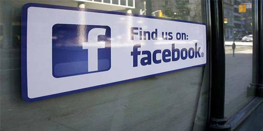Aktivitas mengintip account Facebook mantan pasangan, berbahaya