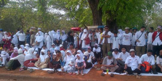 Massa PKS demo Kedubes AS, Jl Medan Merdeka Selatan ditutup