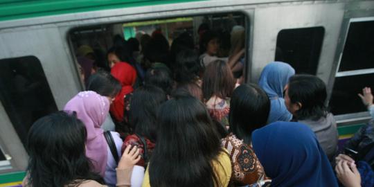 Hari ini tarif KRL Jabodetabek mulai naik