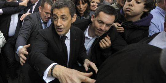 Qaddafi dibunuh atas perintah Nicolas Sarkozy