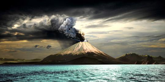 Gunung Karangetang siaga, warga diimbau tidak mendaki