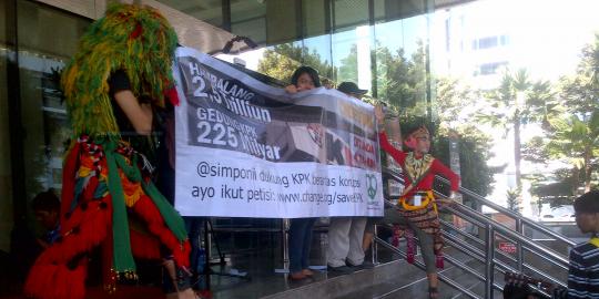 Demo di Gedung KPK, Jalan Rasuna Said tersendat