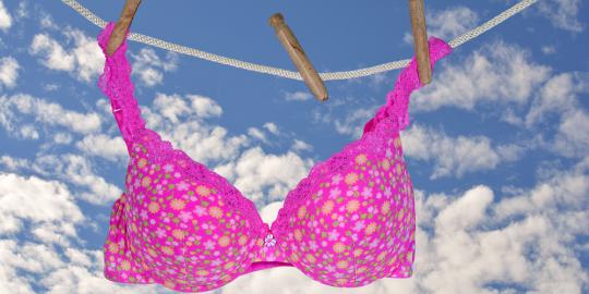 Payudara perempuan Inggris tumbuh tiga kali lebih besar