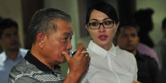 Ancam buat \'tsunami\' di DPR, Angie jangan omong kosong