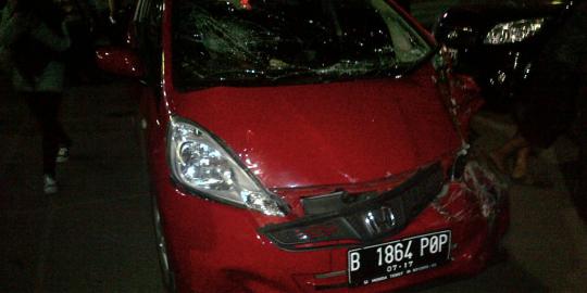 Novi, si pengemudi setengah bugil akan dites urine