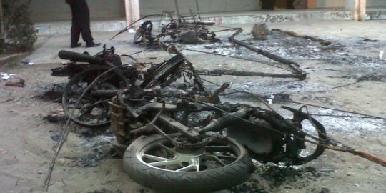 2 Kelompok bentrok di Makassar, 56 motor dibakar