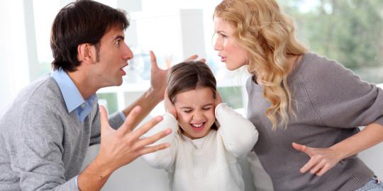 Cara membicarakan perceraian dengan anak
