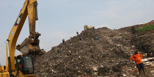 Memulung untung di serakan sampah