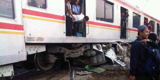 Jokowi didesak benahi KRL dan cegah kebakaran