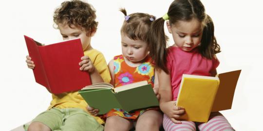 Hobi baca bikin anak lebih cerdas saat dewasa merdeka com