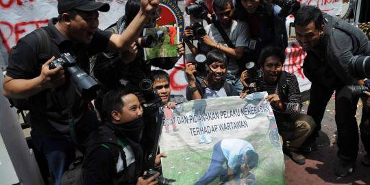 Wartawan Jakarta aksi di depan Kemenkopolhukam