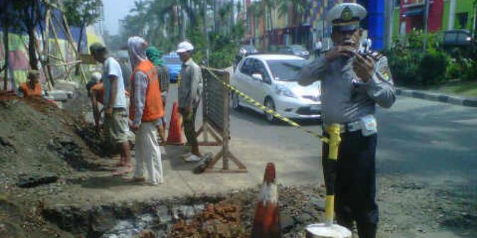 Pria terkubur hidup-hidup tanah galian RS Siloam  merdeka.com