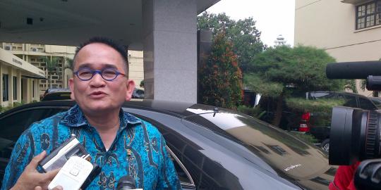 Ruhut: Ahlinya saja pusing apalagi Jokowi, bisa teler