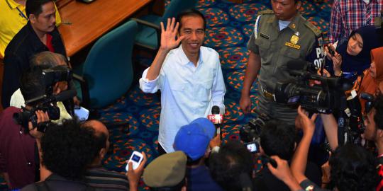 Jokowi: Saya tak mau cuma duduk di kantor dan tanda tangan