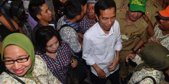 Jokowi protes ruang loket Kelurahan Kuningan Barat tertutup kaca