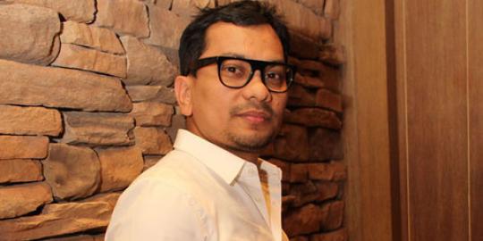 Tompi ngumpet di bawah piano  merdeka.com