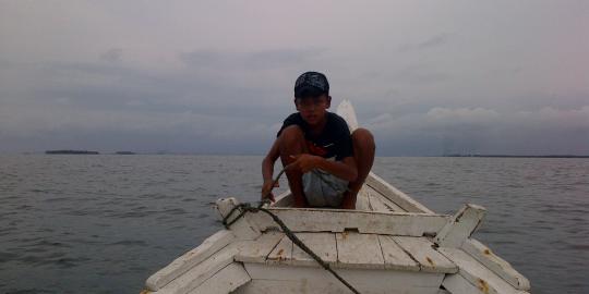 Kisah anak perahu di Kepulauan Seribu menantang ombak