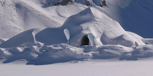 Iglu-Dorf tawarkan sensasi bermalam di gunung es