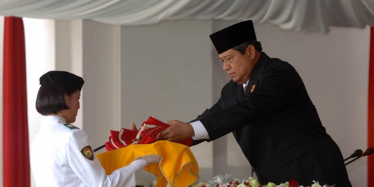 dari ratu inggris