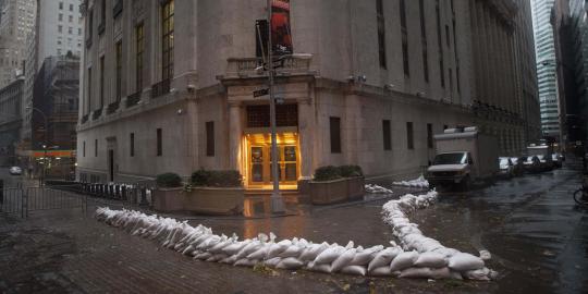 AS ada badai Sandy, IHSG malah cetak rekor