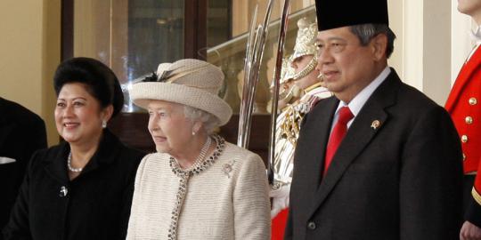 Presiden SBY dan Ibu Ani bertemu Ratu Elizabeth II