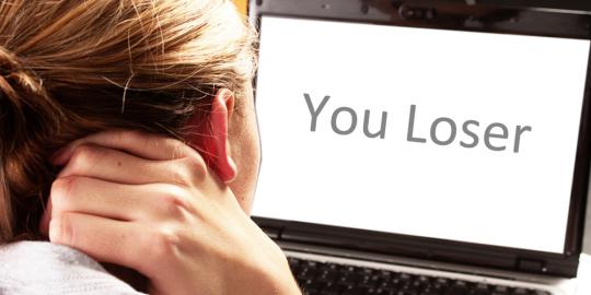 Cyberbullying juga terjadi di dunia kerja