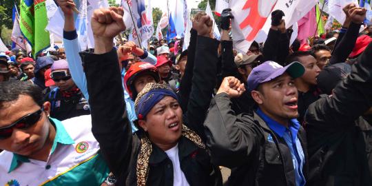 Pedagang Pasar Senen demo di Balai Kota