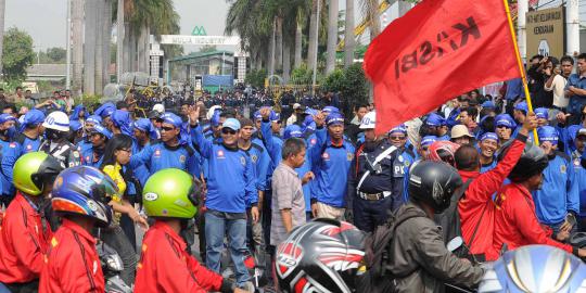 Diancam buruh, Jokowi persilakan buruh nginap di Balai Kota