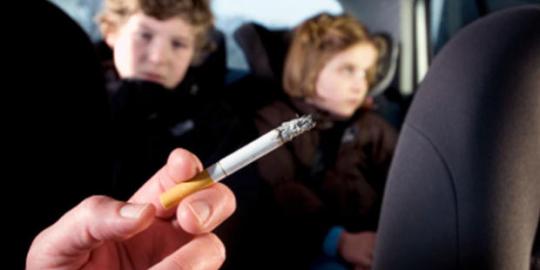Merokok dalam mobil bahayakan kesehatan anak