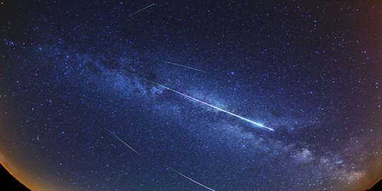 8 meteor terkenal yang hiasi langit bumi di tahun 2012