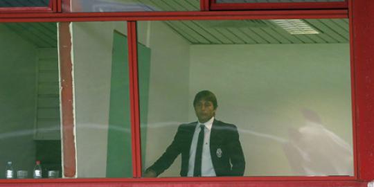 Antonio Conte galau situasi di pinggir lapangan