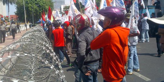 Seribu personel polisi kawal demo buruh di Surabaya