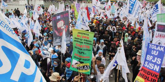 Ribuan buruh ke DPR, Jalan Merdeka Barat kembali dibuka