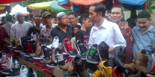 Beli sepatu Rp 75 ribu, Jokowi bayar Rp 100 ribu tanpa kembalian