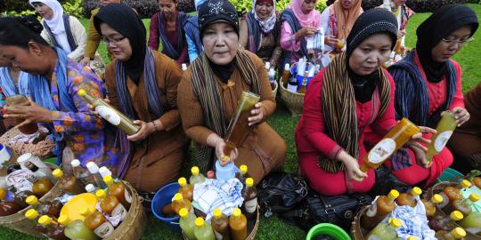 Minum jamu massal, ribuan siswa Sukoharjo pecahkan rekor MURI