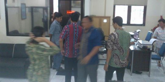 Ditangkap polisi, PSK Dolly ngamuk di Polrestabes Surabaya