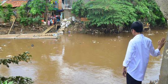 Jokowi sumbang Rp 25 juta untuk korban banjir di Kedoya