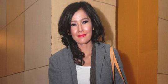 Ardina Rasti bungkam soal kekerasan yang dilakukan Eza Gionino