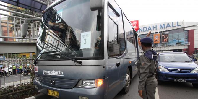 23 Bus TransJakarta Gandeng Siap Beroperasi Di Blok M-Kota | Merdeka.com