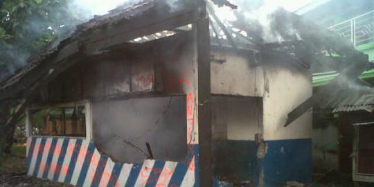 Residivis ditembak, dua kantor polisi di Manokwari dibakar 