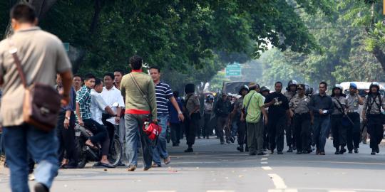 Dua kelompok ormas saling serang di depan DPRD Bogor