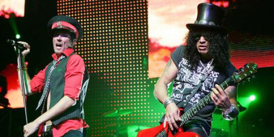 Slash: Scott Weiland dipecat dari Stone Temple Pilots