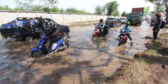 Ada genangan air, lalin Fatmawati-Pondok Labu macet