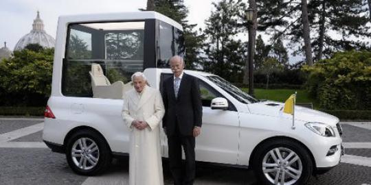 Paus Benedict XVI dapat kado Natal dari Mercy