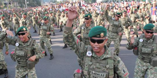 Baret hijau goyang 'flashmob' di Bundaran HI