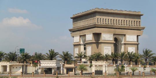 Monumen Simpanglima Gumul mirip monumen di Paris