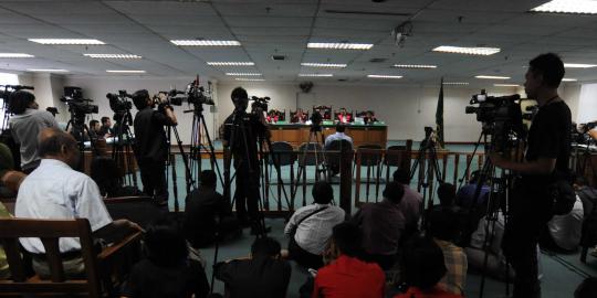 7 Terdakwa korupsi Bansos Bandung divonis 1 tahun penjara