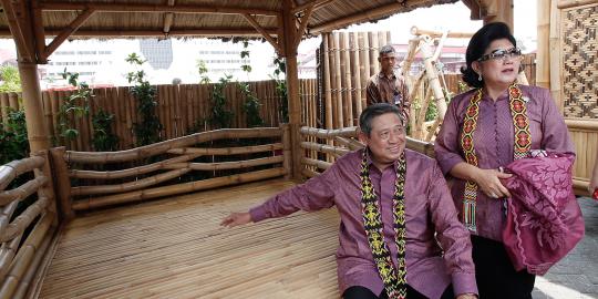 Tonton Habibie dan Ainun, SBY dan Ibu Ani menangis