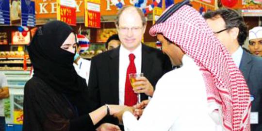 Pasangan Saudi menikah di supermarket
