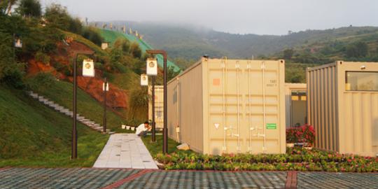 Hotel bintang lima ini terbuat dari kotak kontainer!